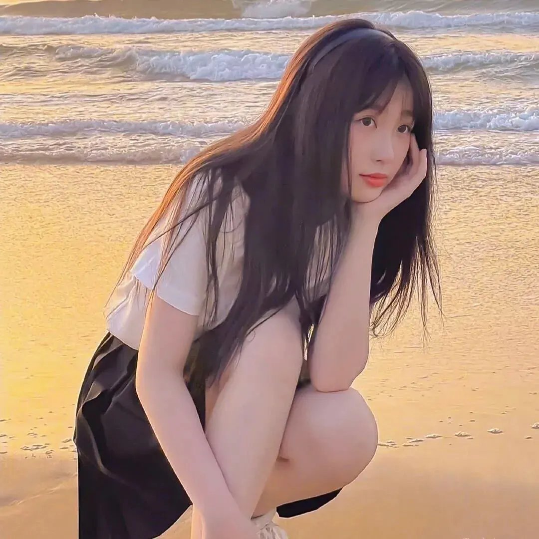 背后的她,眼前的我